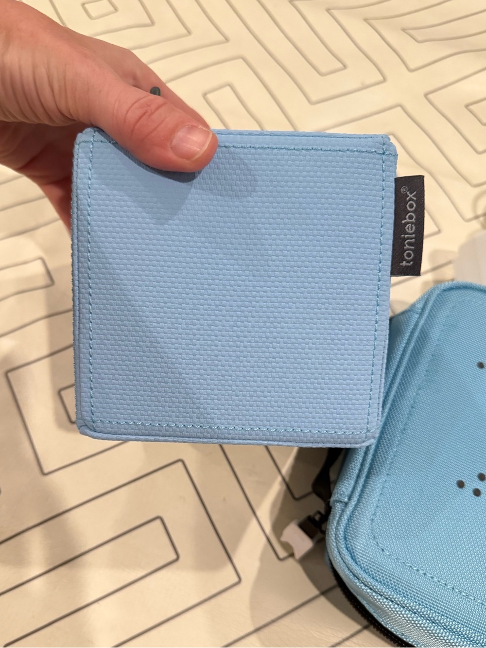 Toniebox with Storage Pouch and Tonies Characters - Picture 6 of 8